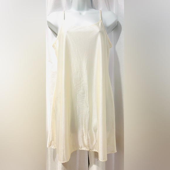 Simple Ivory Slip - Picture 1 of 5